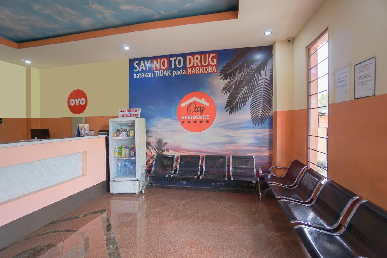 Hotel Super Oyo 2639 Oxy Townhouse Manado Exterior foto