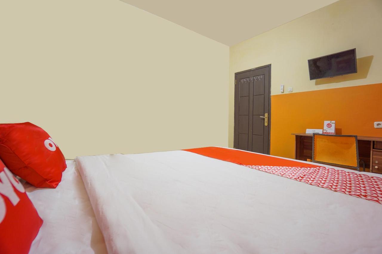 Hotel Super Oyo 2639 Oxy Townhouse Manado Exterior foto