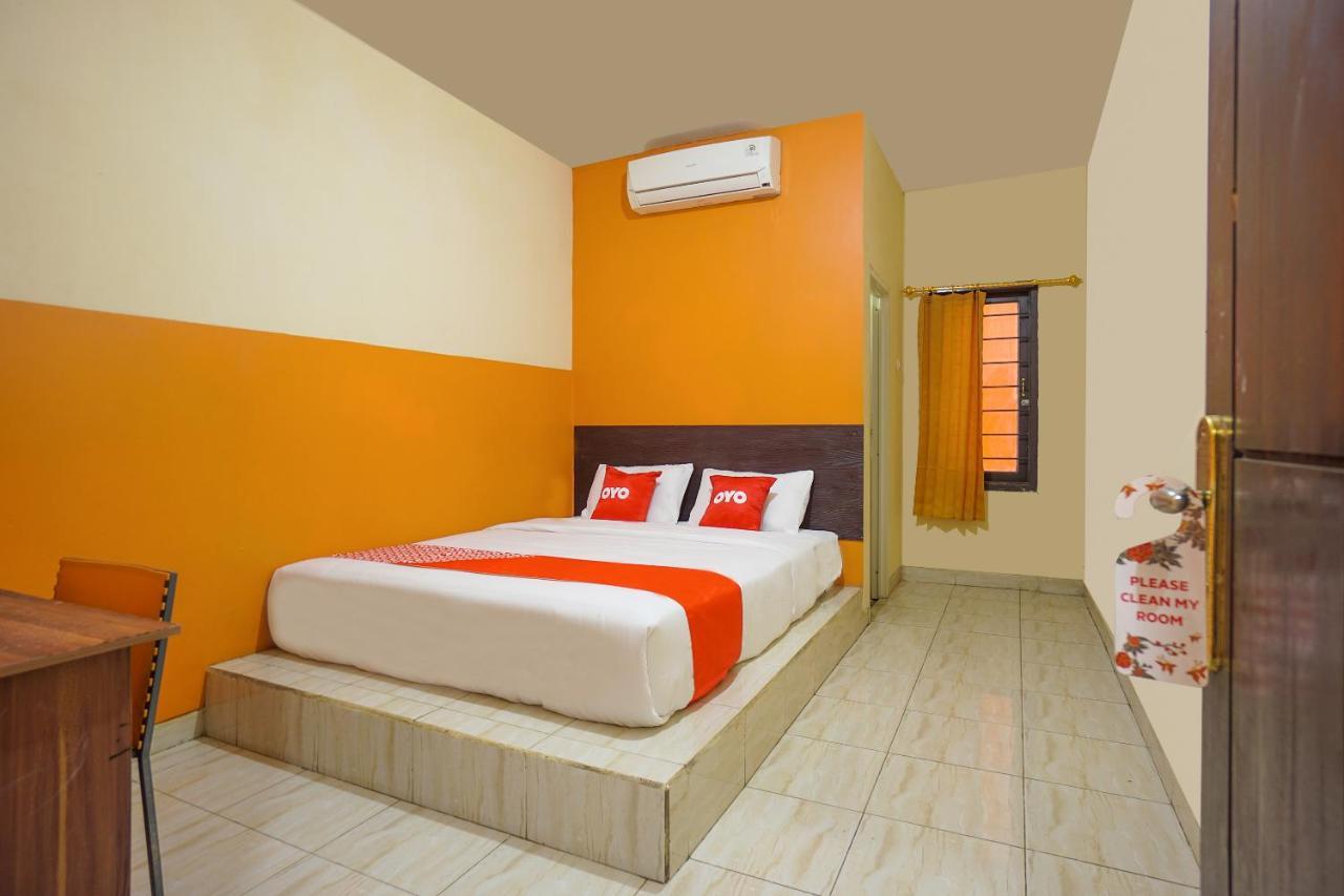 Hotel Super Oyo 2639 Oxy Townhouse Manado Exterior foto